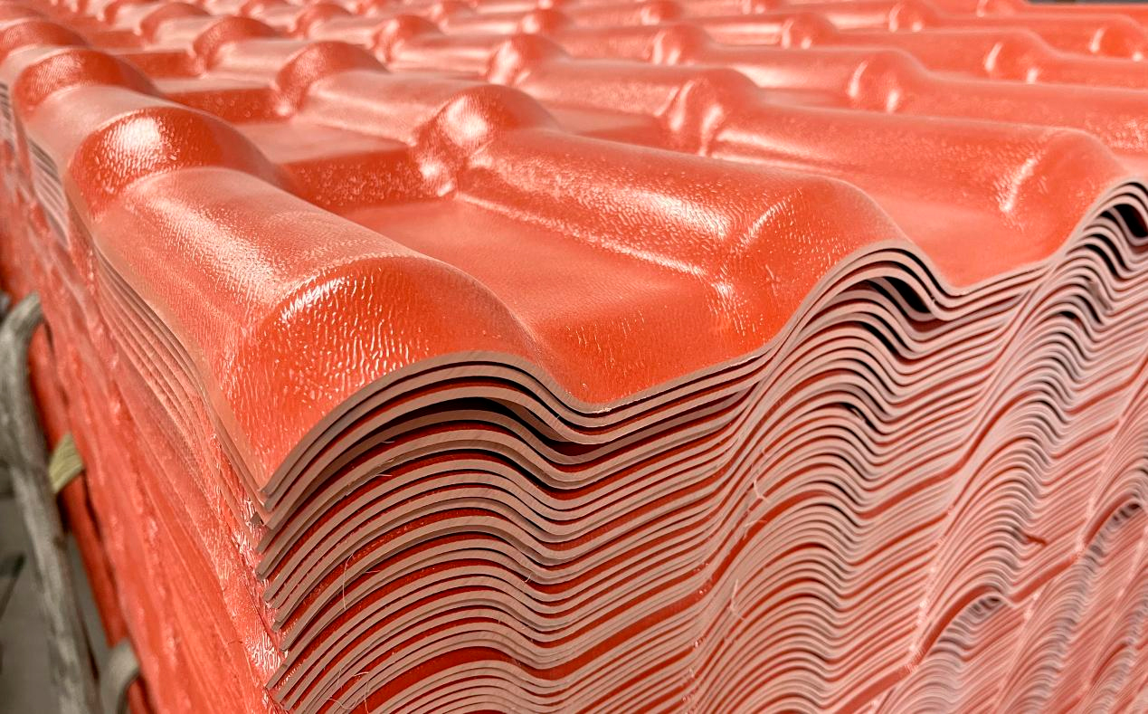 購(gòu)買合成樹脂瓦時(shí)，選擇經(jīng)營(yíng)模式為廠家直供，有什么巨大的優(yōu)勢(shì)呢