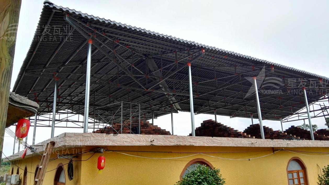 “鋼結構+合成樹脂瓦”屋面建筑體系已被普遍應用，促進行業發展