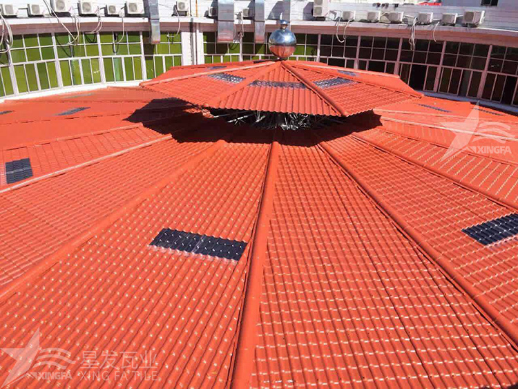 樹脂瓦的灰底和白底之間的比較:價格和質量上有何差異?